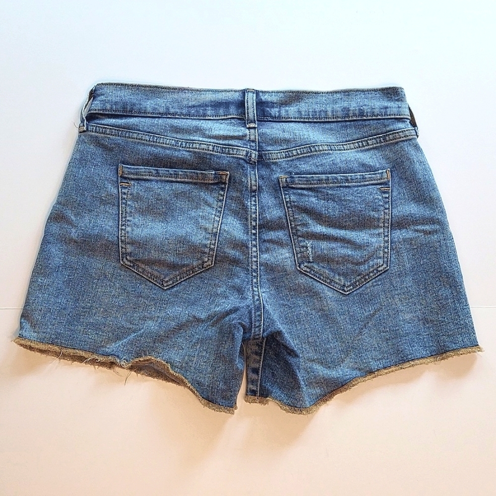 Women's Old Navy Distressed Stone Wash Boyfriend Straight Jean Shorts - Picture 5 of 5